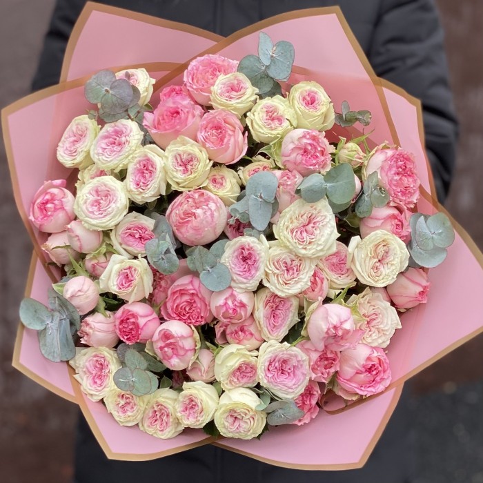 Букет кустовых роз Джелато и Пинк Блоссом