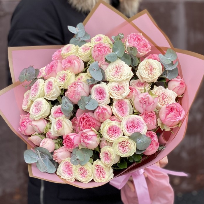 Букет кустовых роз Джелато и Пинк Блоссом