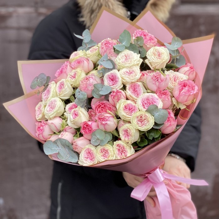 Букет кустовых роз Джелато и Пинк Блоссом