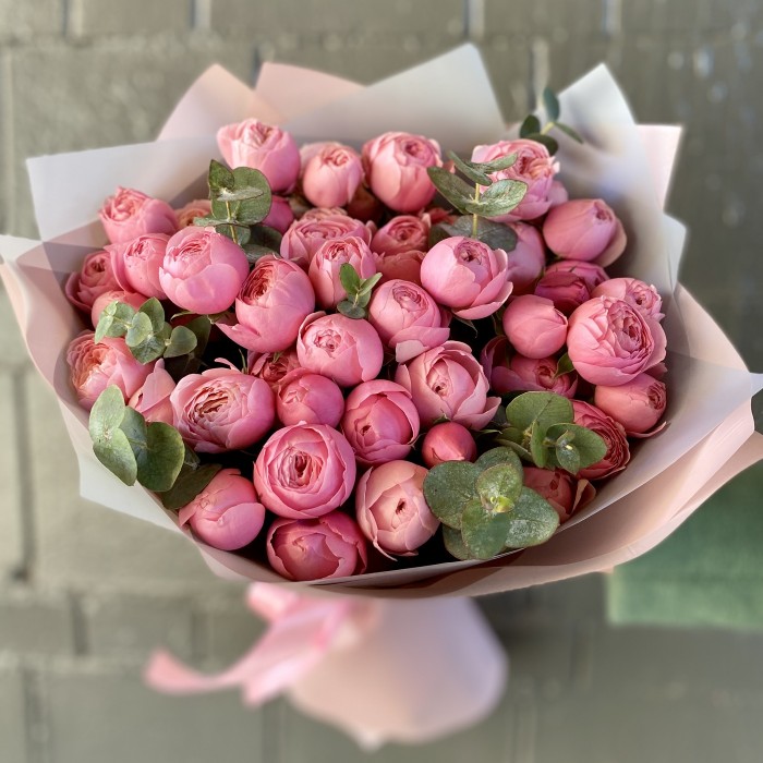 Пионовидная роза Сильва Пинк 50см с эвкалиптом