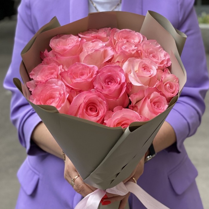 15 розовых роз Булевард