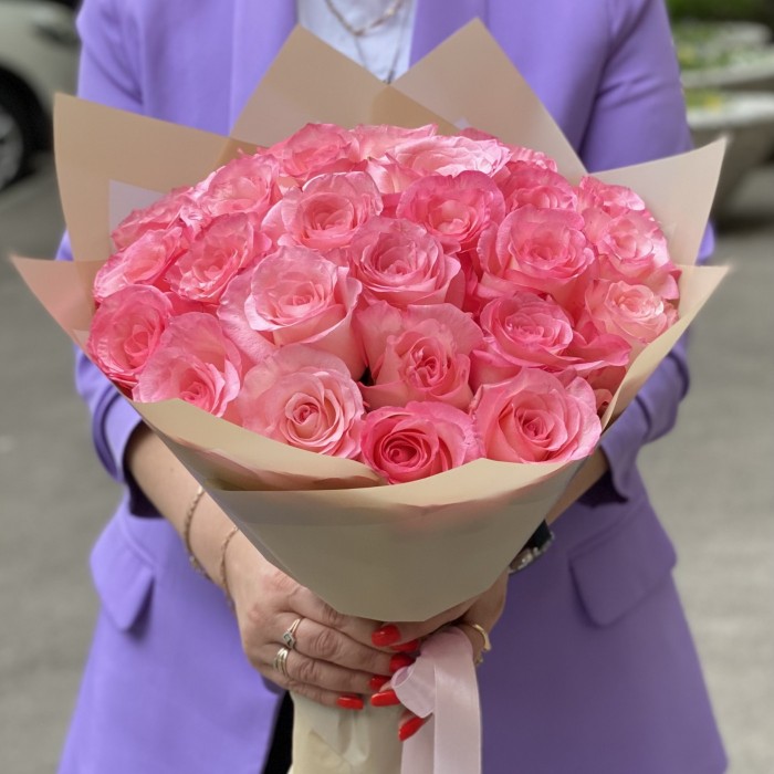 25 розовых роз Булевард