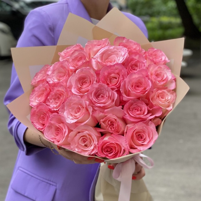 25 розовых роз Булевард
