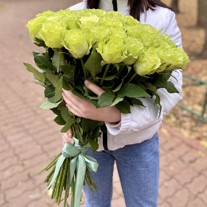 51 роза зеленая