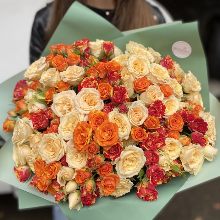 Букет из кустовых роз микс