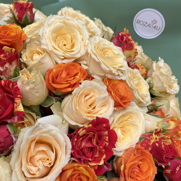 Букет из кустовых роз микс