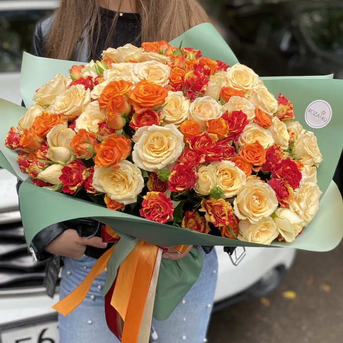 Букет из кустовых роз микс