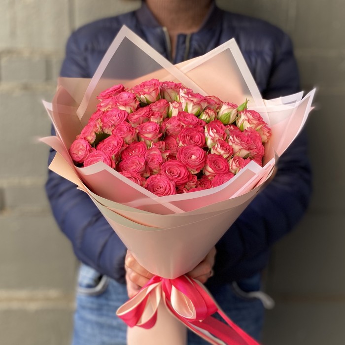 Букет из кустовых роз Haley Rose