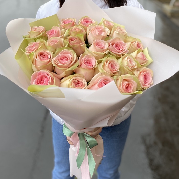 Букет роз Лавли Амбиенс