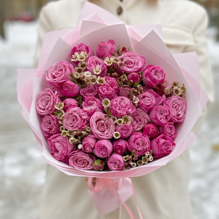 Пионовидная роза Леди бомбастик с ваксфлауэром