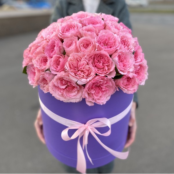 Пионовидные розы Mayra’s Pink в фиолетовой коробке Large