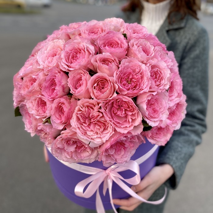 Пионовидные розы Mayra’s Pink в фиолетовой коробке Large