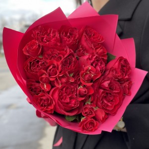 Букет пионовидных роз Роуж Рояль