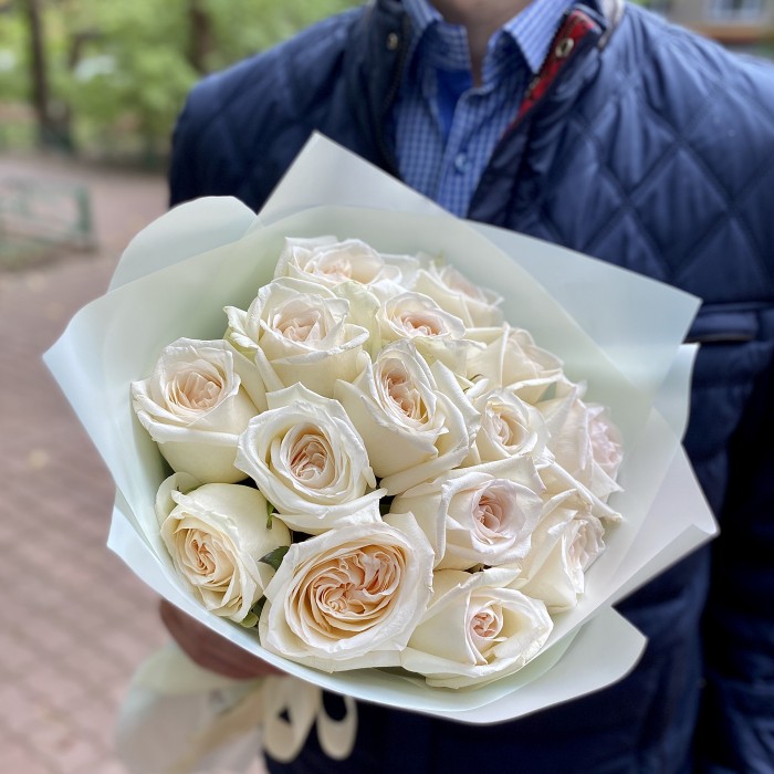 Ароматные розы White Ohara