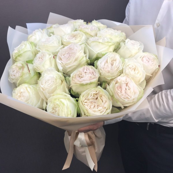 Букет из пионовидных роз White Ohara