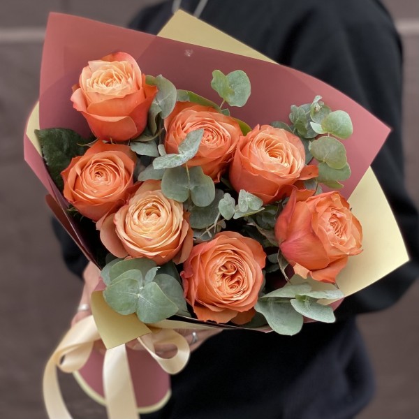 7 пионовидных роз Кахала