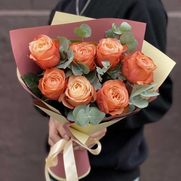 7 пионовидных роз Кахала