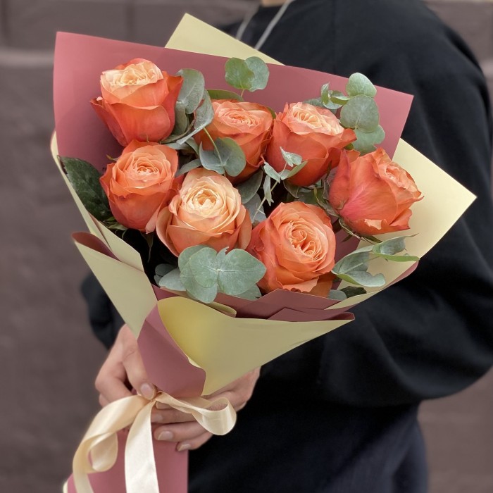 7 пионовидных роз Кахала