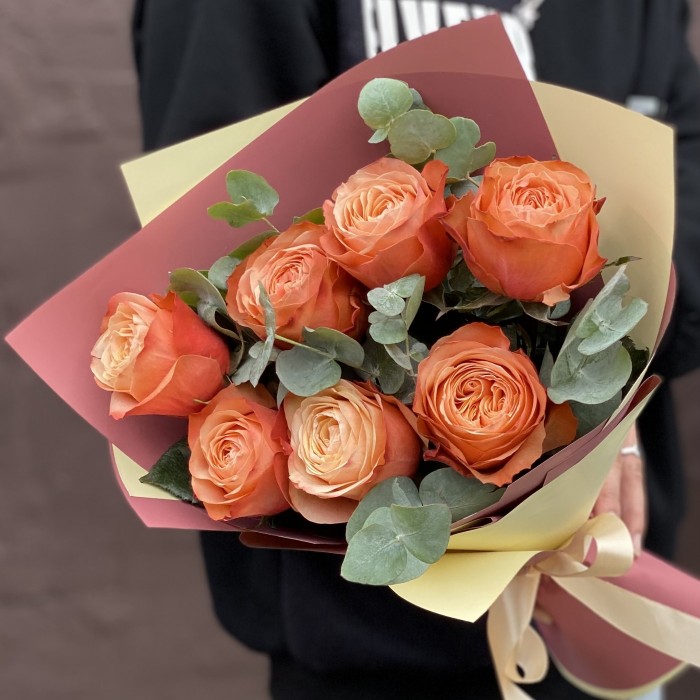 7 пионовидных роз Кахала