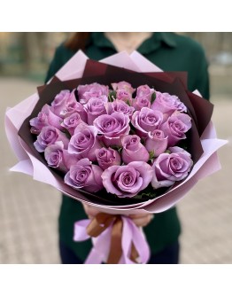 25 сиреневых роз