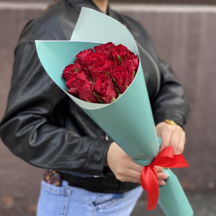11 красных роз 40 см
