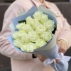 17 крупных белых роз Махе