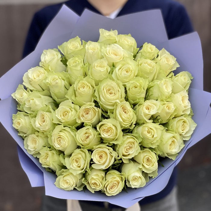 45 белых роза Атена