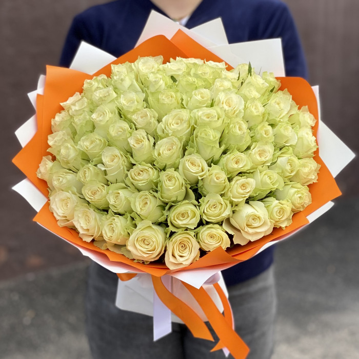 75 белых роз Атена