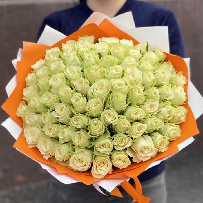 75 белых роз Атена