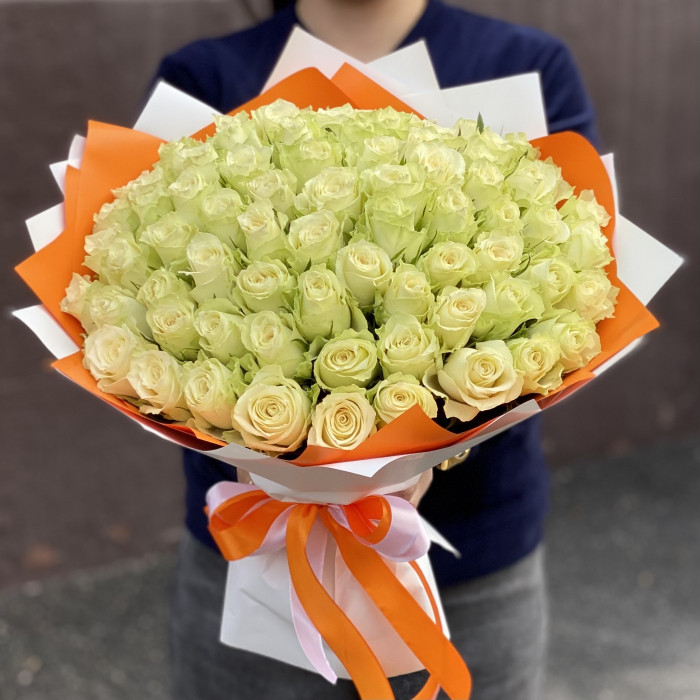 75 белых роз Атена