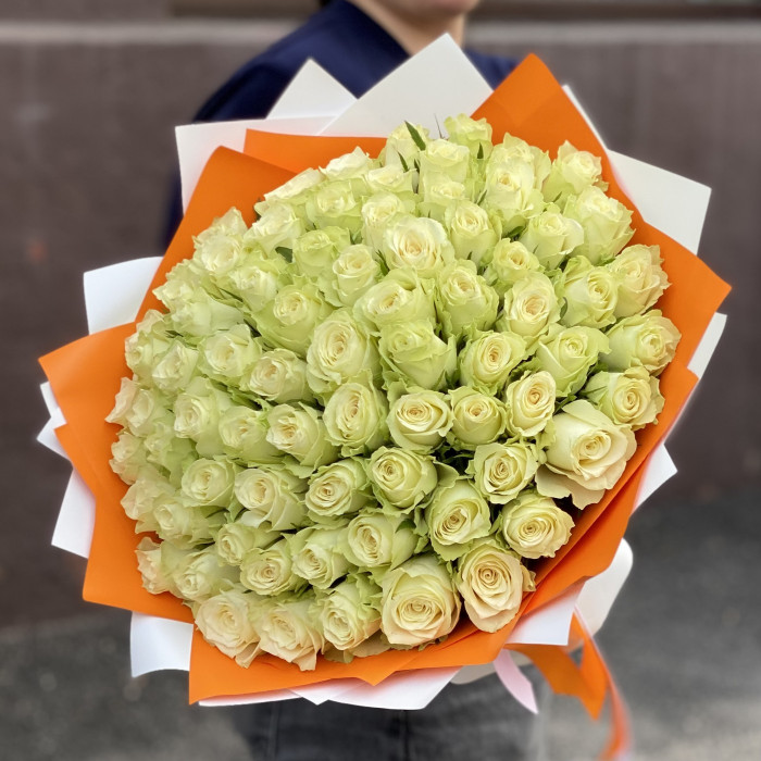 75 белых роз Атена