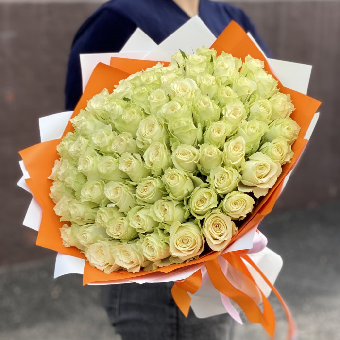 75 белых роз Атена