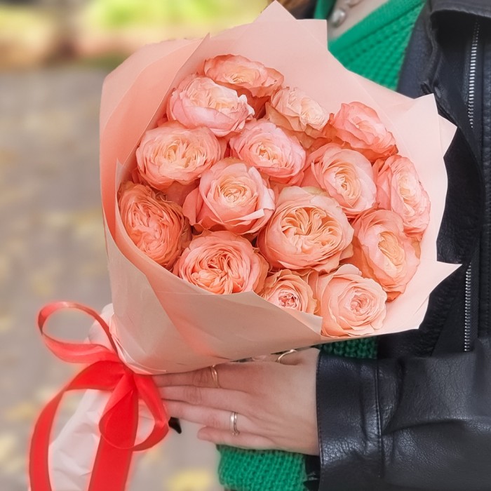 15 пионовидных роз Кахала