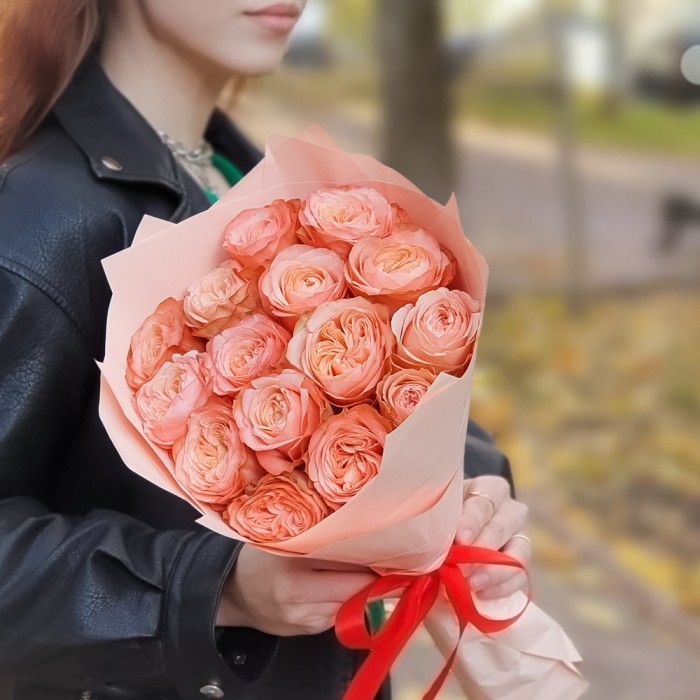 15 пионовидных роз Кахала