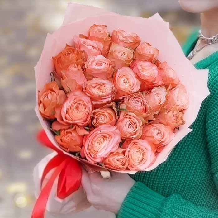 25 пионовидных роз Кахала