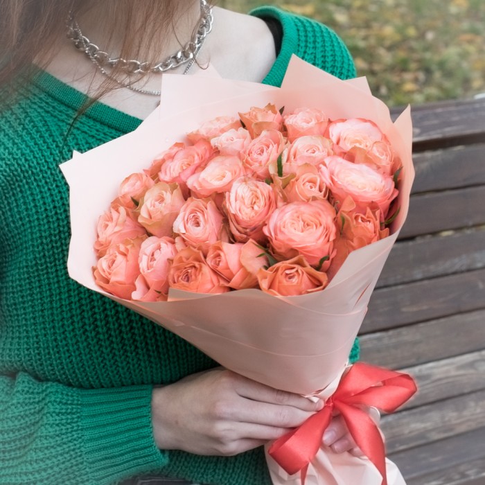 25 пионовидных роз Кахала