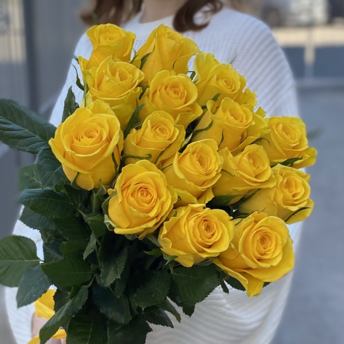 15 желтых роз Хай Еллоу 60 см