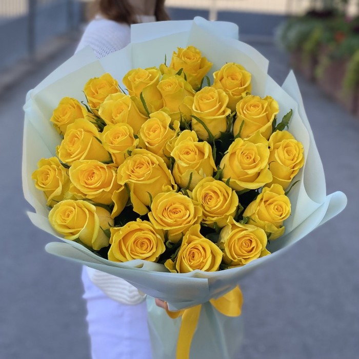 25 желтых роз Хай Еллоу 60 см