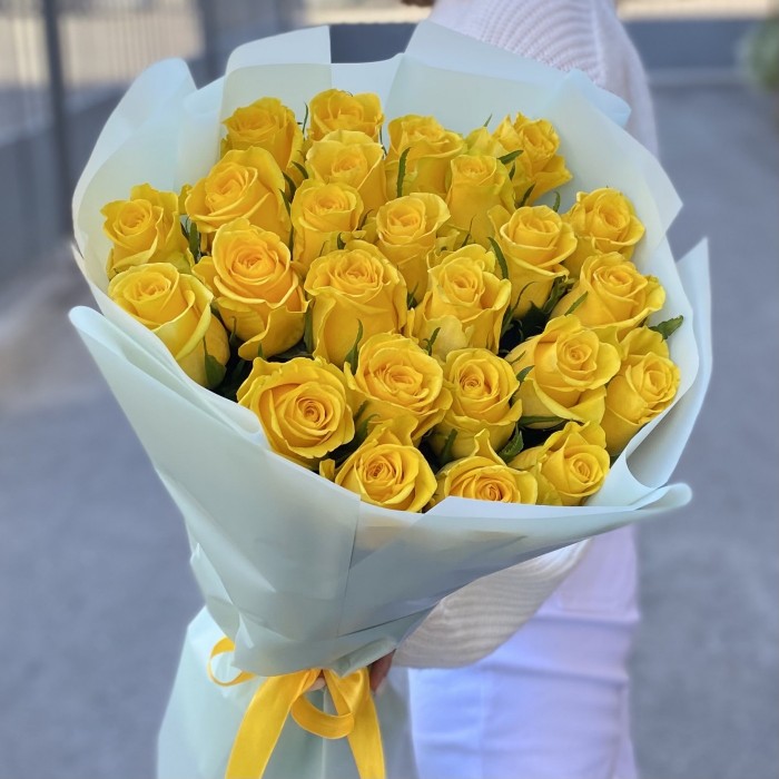 25 желтых роз Хай Еллоу 60 см