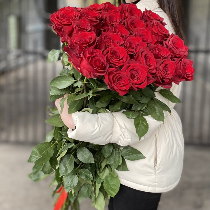 25 красных роз 100 см