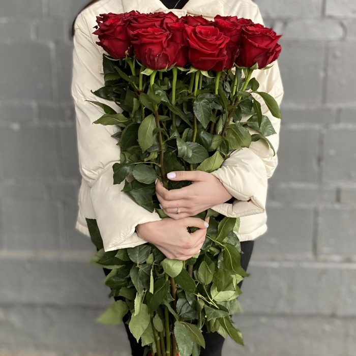 25 длинных красных роз 110 см