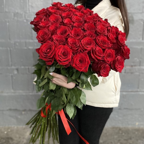 25 длинных красных роз 110 см