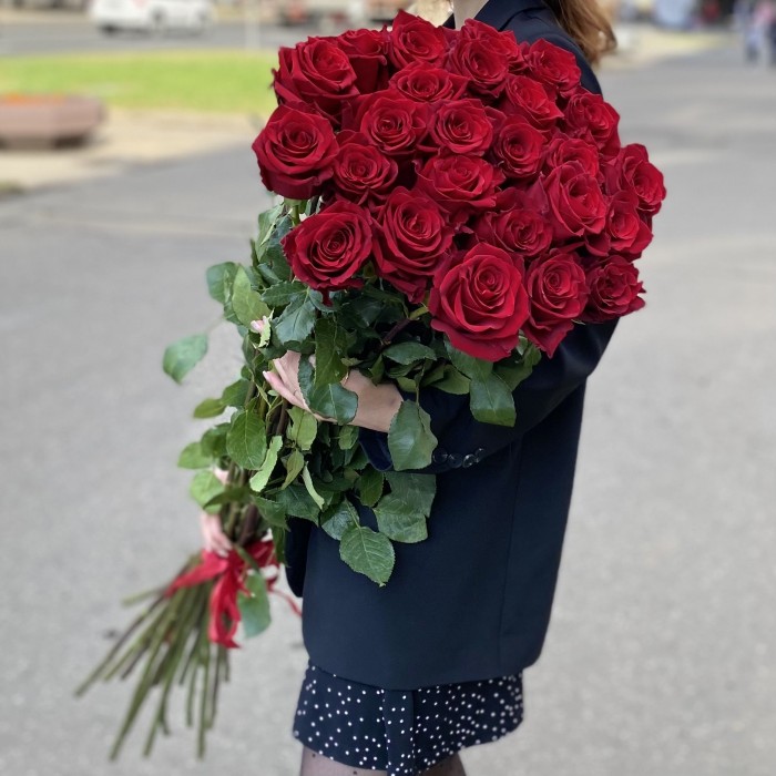 Ароматная красная роза 130 см
