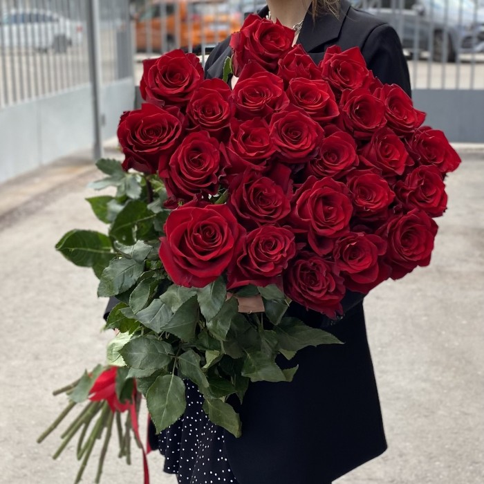 Ароматная красная роза 130 см