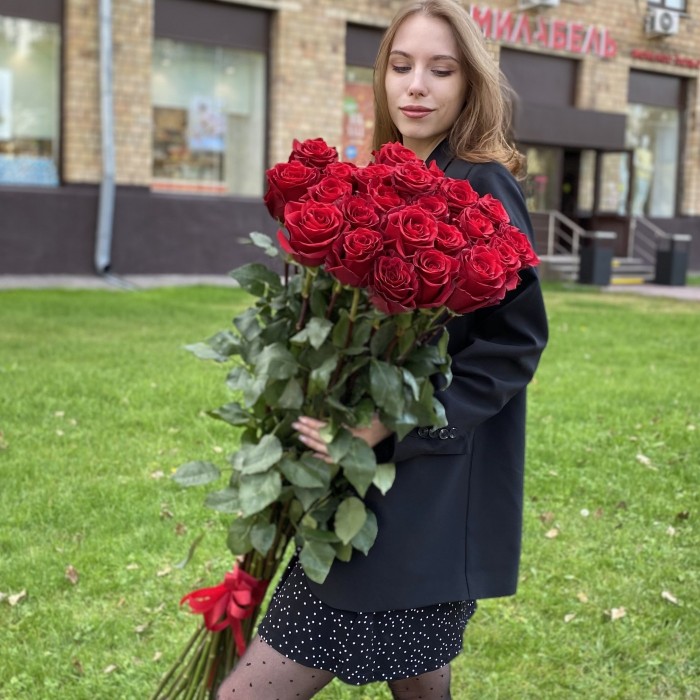 Ароматная красная роза 130 см