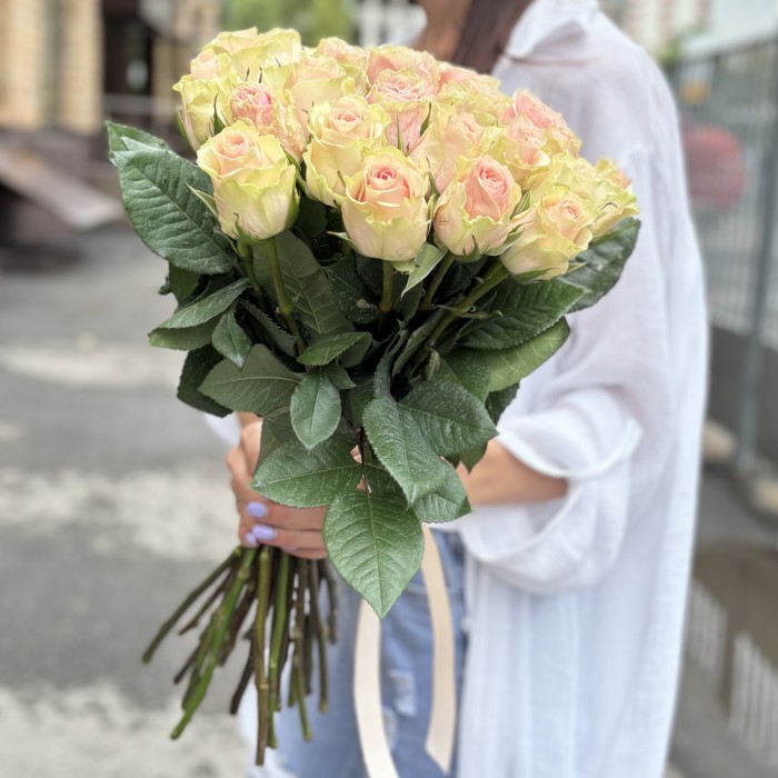 Роза Фруттето 60 см