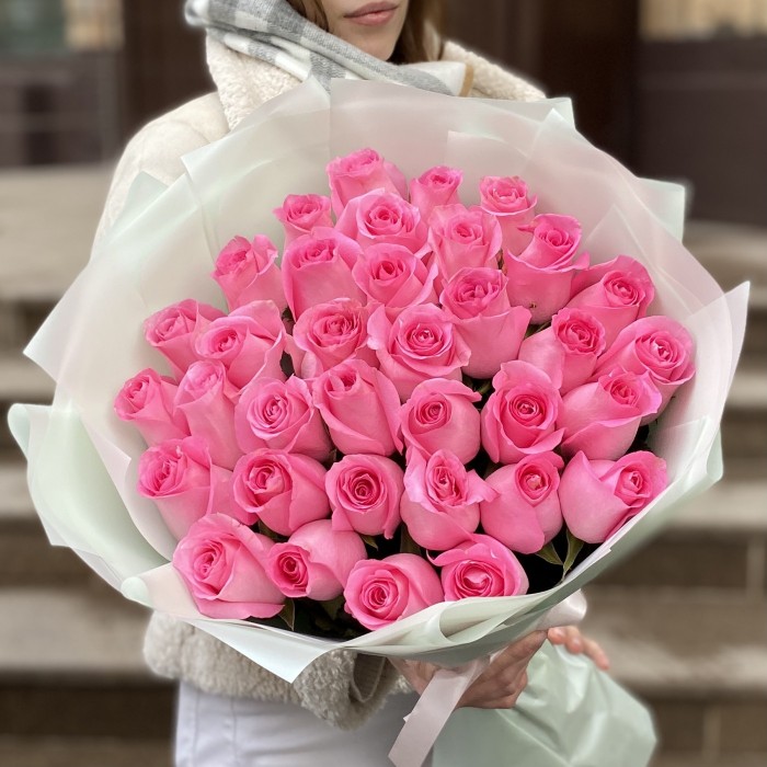 35 розовых роз Ревиваль 60см
