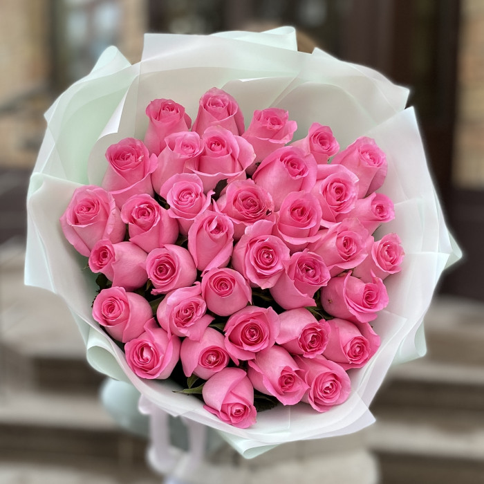 35 розовых роз Ревиваль 60см