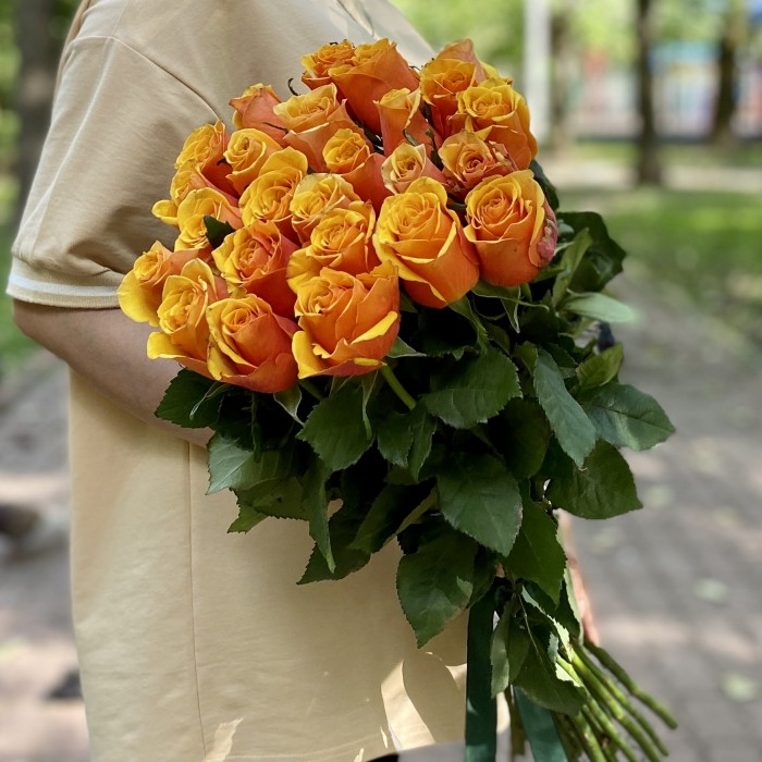 Роза оранжевая Бермуда