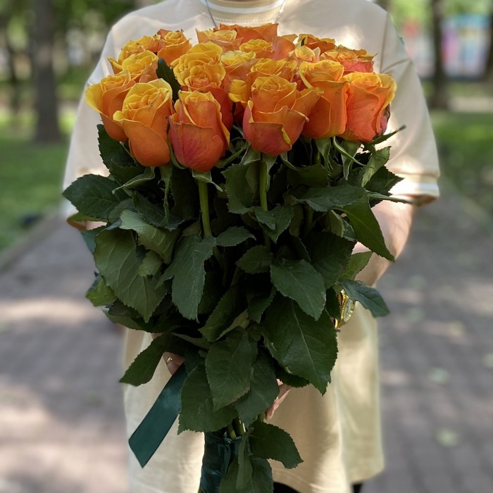 Роза оранжевая Бермуда